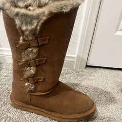 Boots BearPaw Size 8 