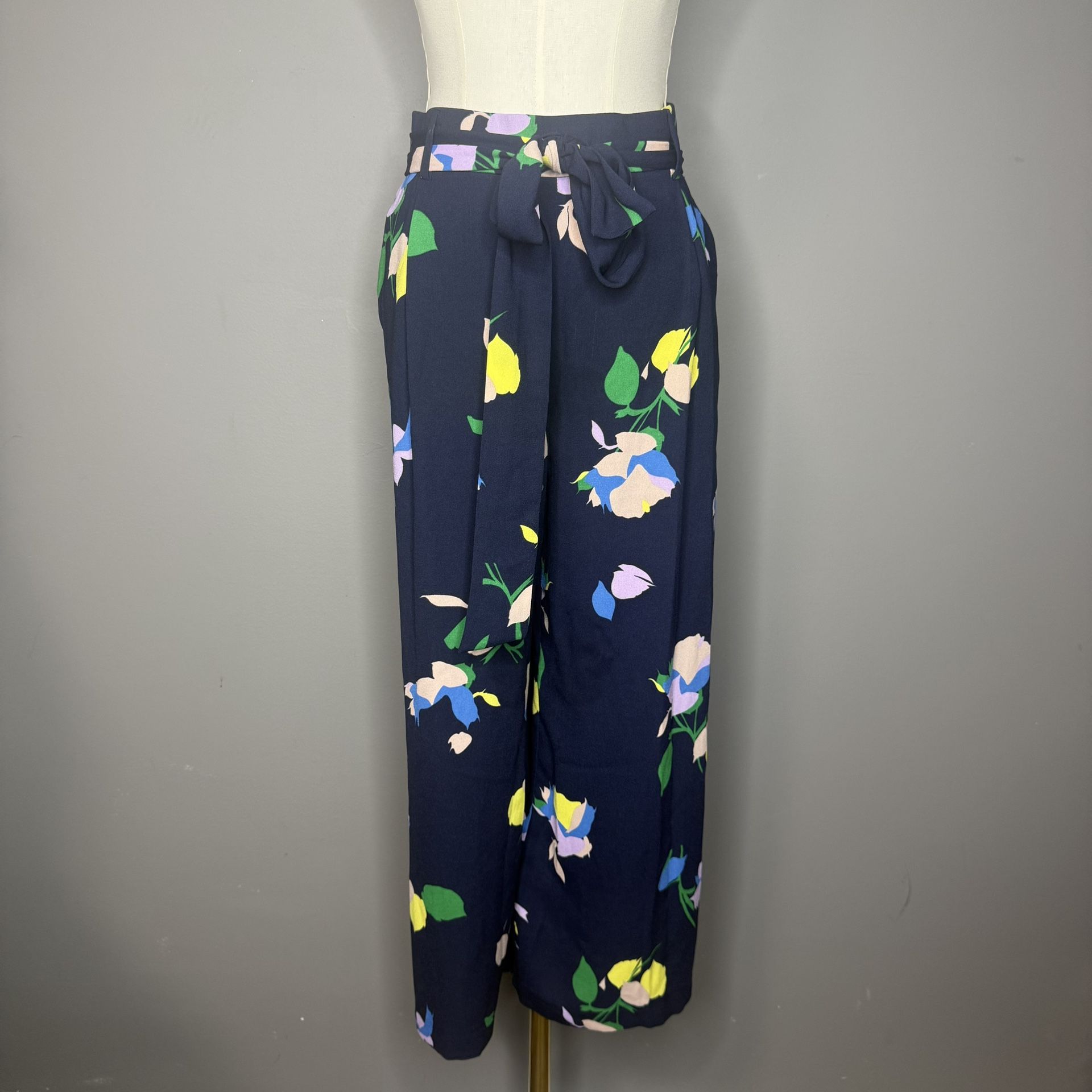 Petite Women's Halogen Wide Leg Crop Pants - Navy Floral Size M
