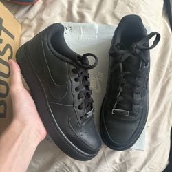Black AirForce 1s Size 5.5 