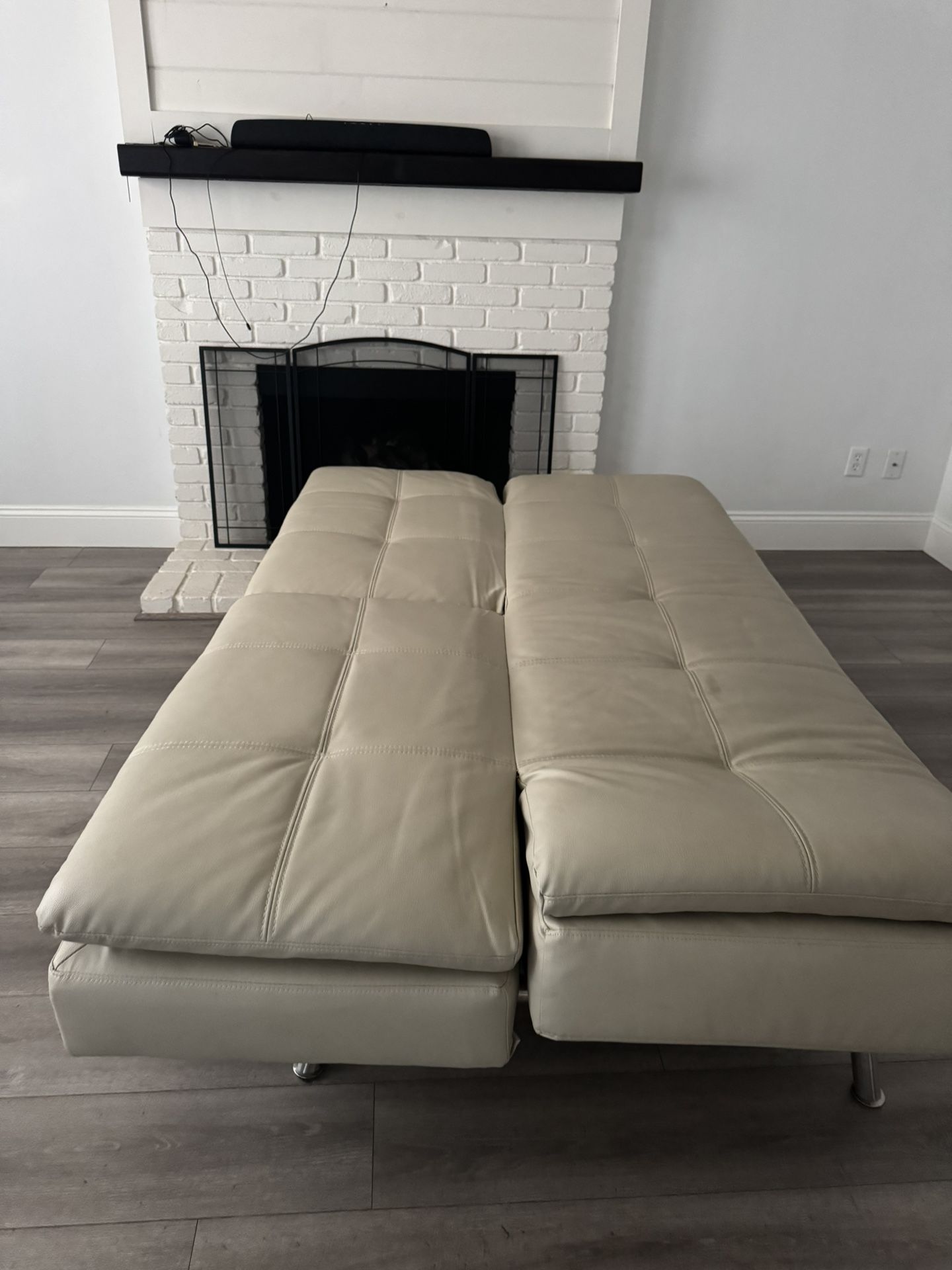 2 Futons White leather