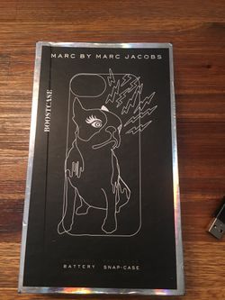 Marc Jacobs Battery Snap Case for any IPhone 5 Boost charge like new with cord and original case