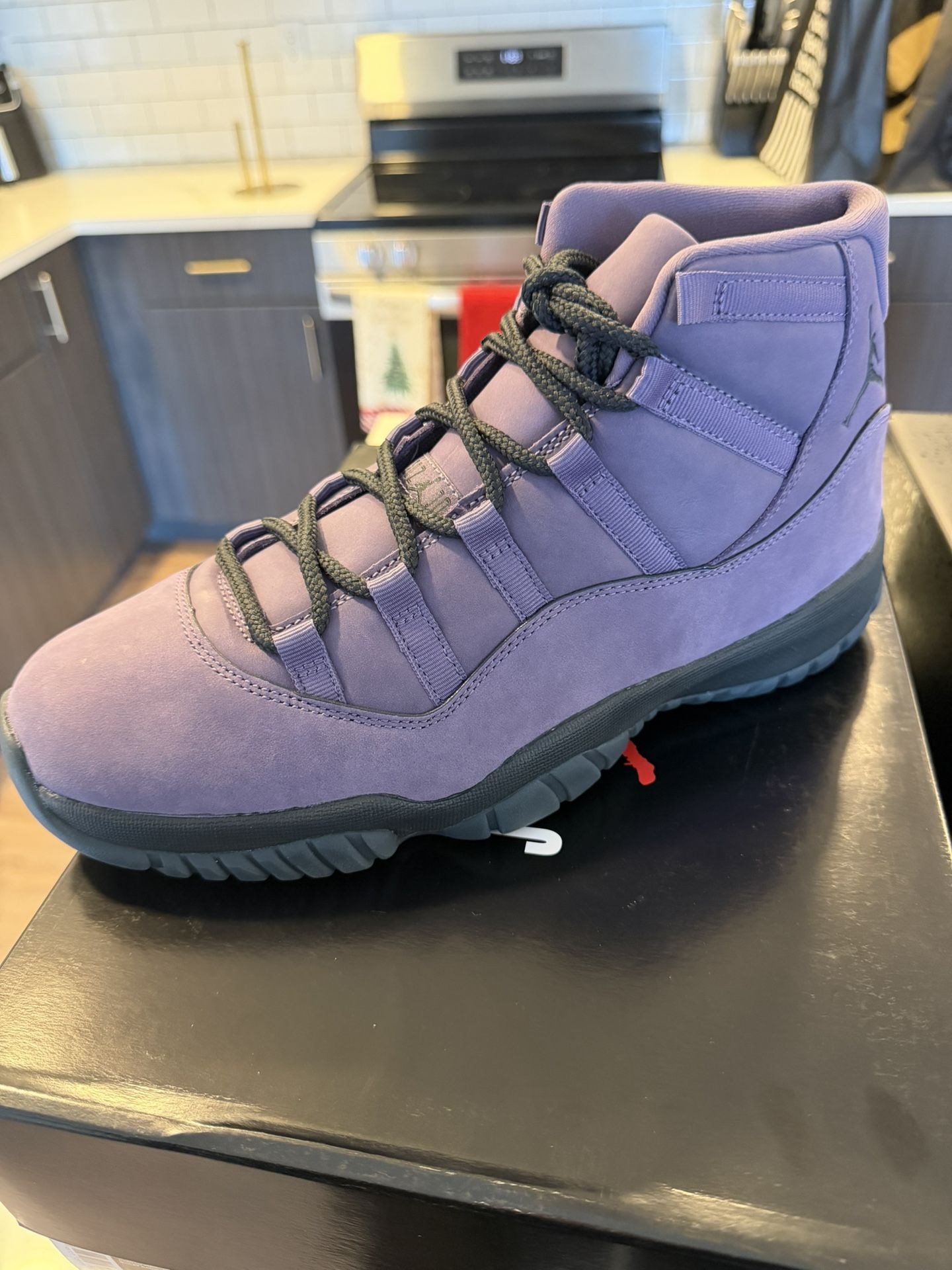 Jordan 11 Mojave