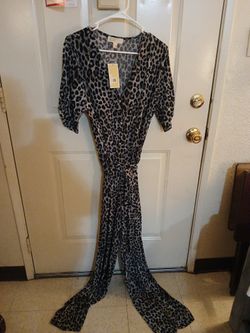 MICHAEL KORS BEAUTIFUL JUMP SUIT WITH BELT SIZE XL  NEW!!!Tags Still Attached.