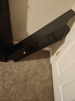 Floating wall shelf