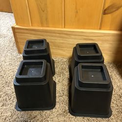 A Set Of 4 Bed Risers Or Risers For Anything