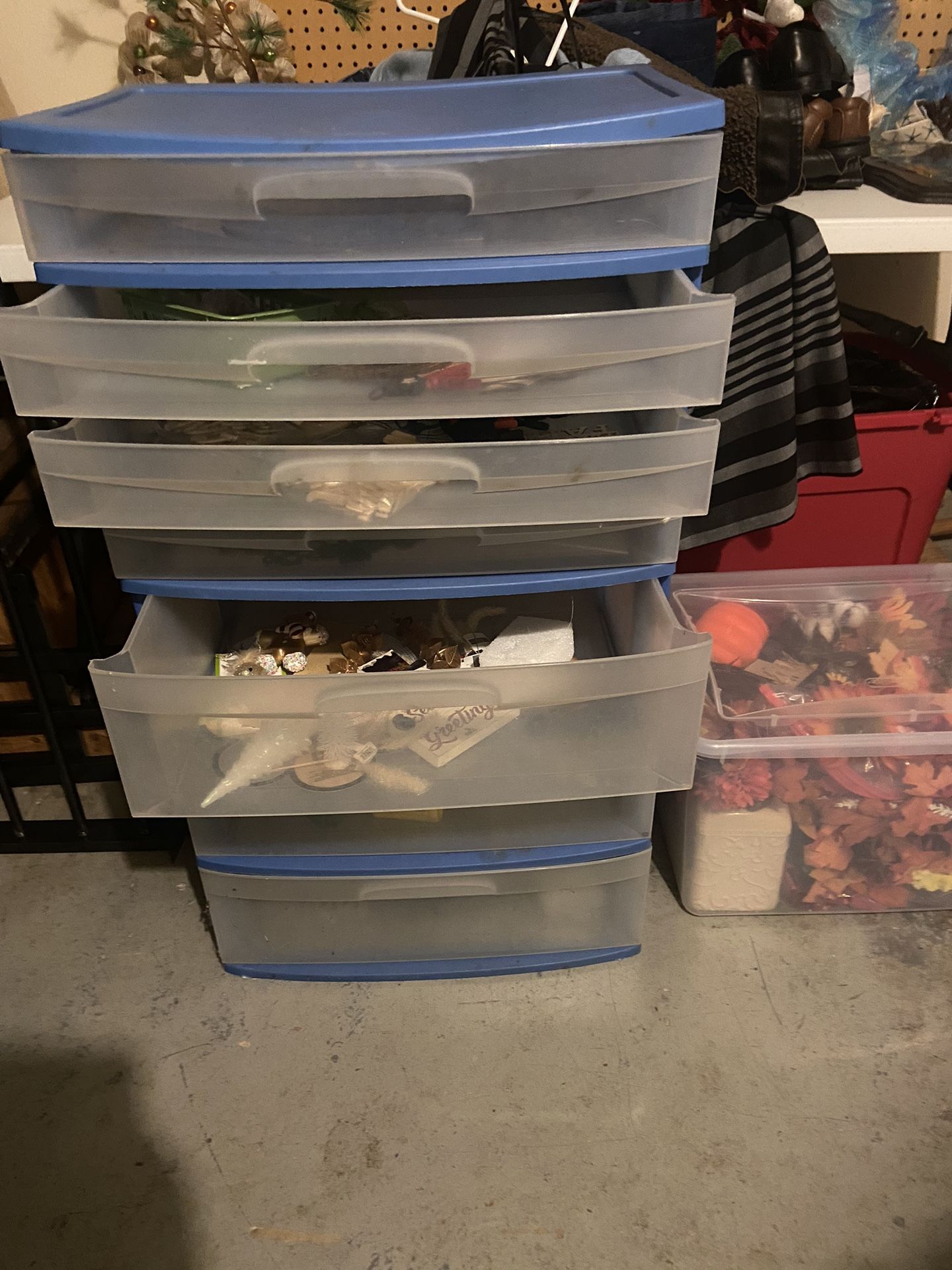 Plastic Drawers With Crafts & Decor