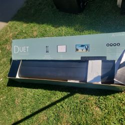 Duet Ultra Portable Projection Screen