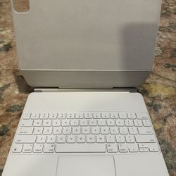 iPad Pro 12.9 5th Gen White Magic Keyboard