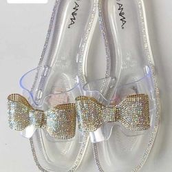 New Women’s Sandals Size 9