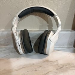 Turtle Beach Stealth 600 Gen 2 Wireless Gaming Headset (White) – Great Condition