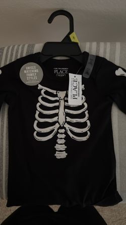 BRAND NEW 3-6 Month Baby Skeleton Halloween Onesie