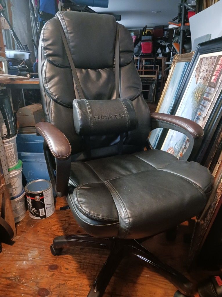 CHAIR Office Manager. Leather.