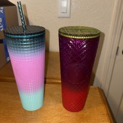 Starbucks Cups 