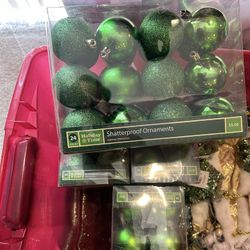 Gorgeous Green Christmas Decor