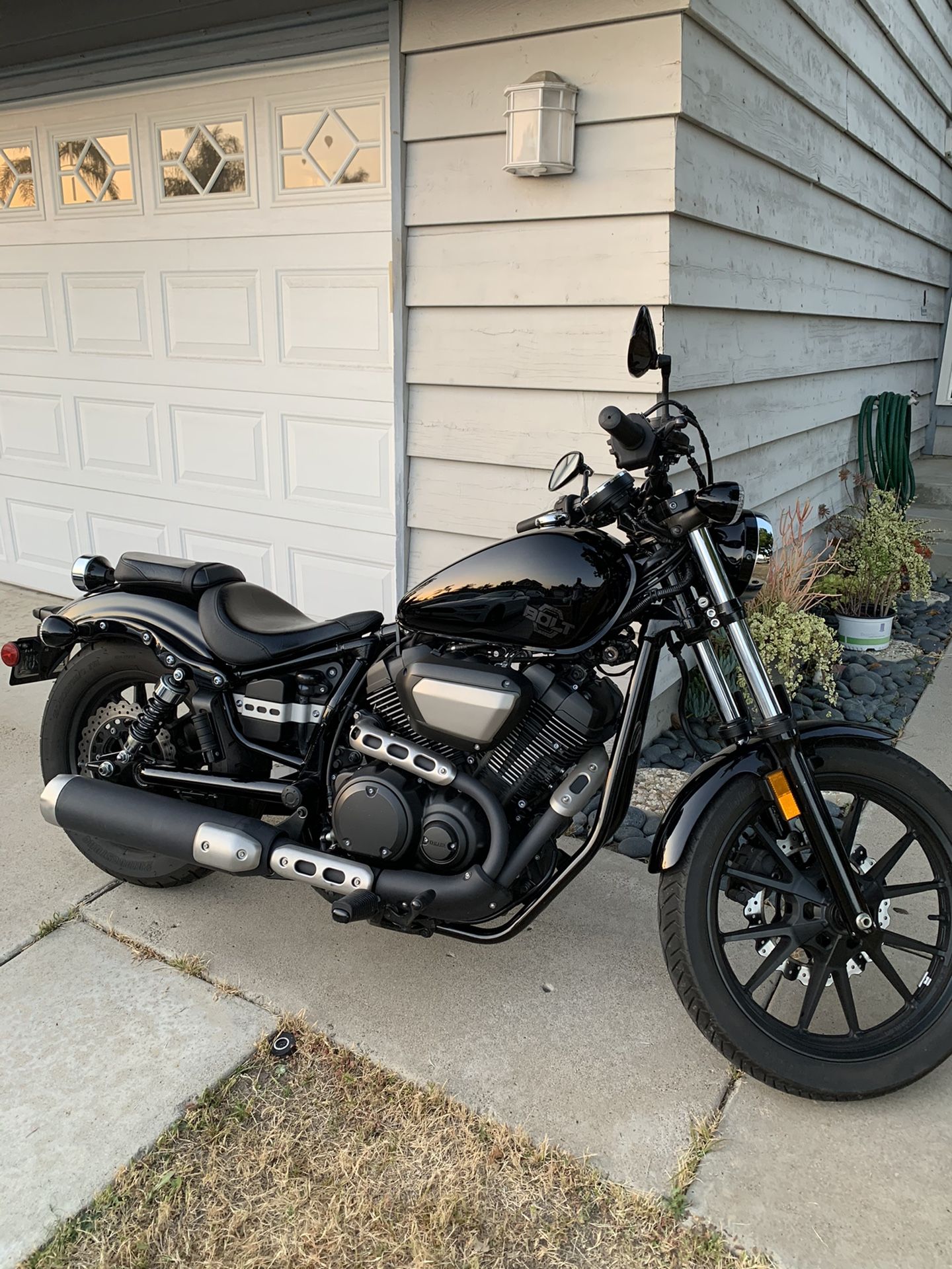 2016 Yamaha Bolt 950cc Motorcycle - only 3200 Miles