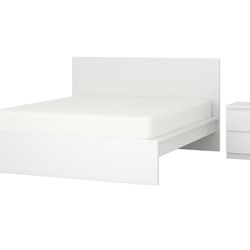 4 PIECE QUEEN SIZE BED SET INCLUDING 2 NIGHT STANDS AND DRESSER (IKEA MALM, WHITE)
