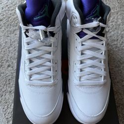 Air Jordan Retro 5 Grape Size 10 