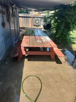 GIANT PICKNIC TABLE 144 inched by 67 inches