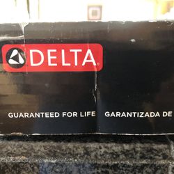 Delta Bathroom Faucet: Lahara