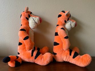 ✨New w/o Tags 2 Disney Plush Orange Tiggers Winnie the Pooh Stuffed Animals