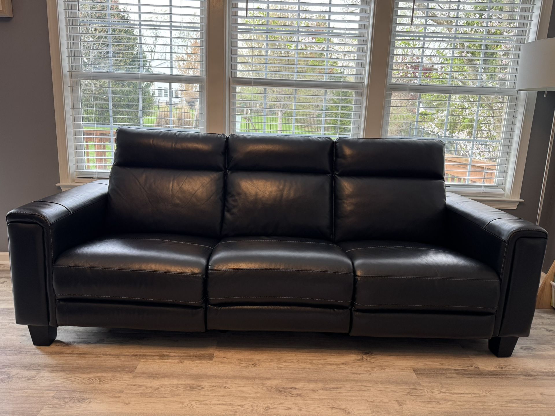 🚨MUST GO🚨 Raymour & Flanigan Black Leather Power Reclining Sofa & Love Seat w/ USB