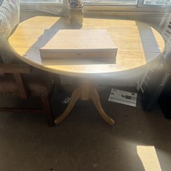 Round Dining Table With Collapsible Edges