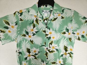 Vintage Two Palms Green Flower Hawaiian Shirt

Size Small