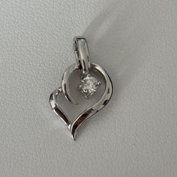 Tse Sui Luen (TSL) 18K white gold with diamond pendant