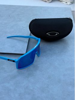 Oakley Sutro new with case