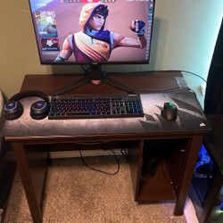 PC SETUP + Monitor + Keyboard + Mouse + Headset.