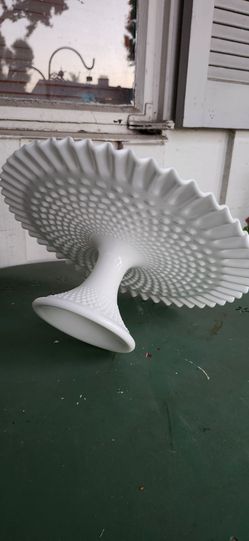 Vintage Fenton Hobnail Milk Glass Pedestal Cake Plate 🎂