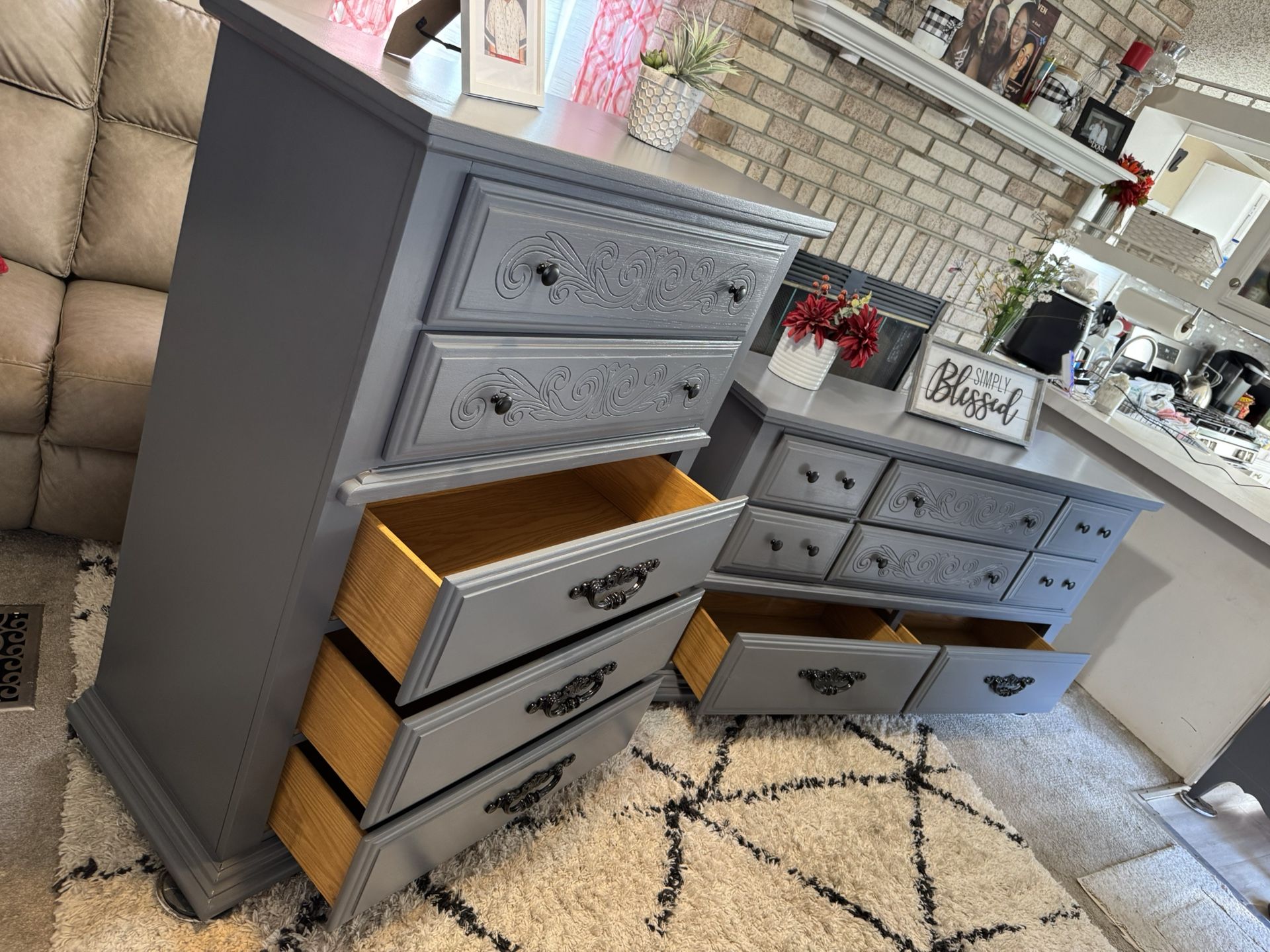 ✨✨BEAUTIFUL GRAY BEDROOM SET ✨✨