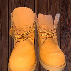 🔥 Timberland 6” Wheat Boots – SIZE 12 – Like NEW 🔥
