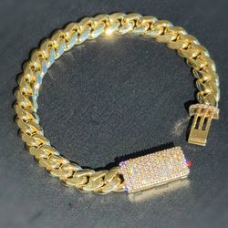 10k solid yellow gold Brand New Miami Cuban link Natural Diamond Lock bracelet 8” 8.7mm
