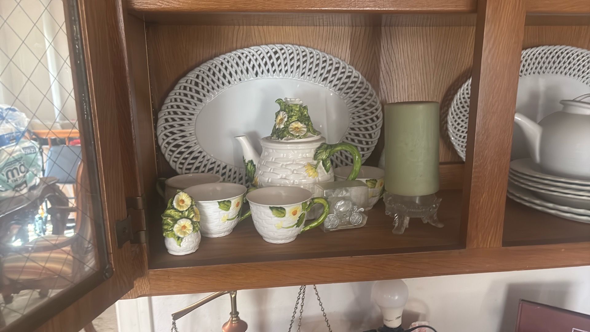 Glass cup collection with glass plates