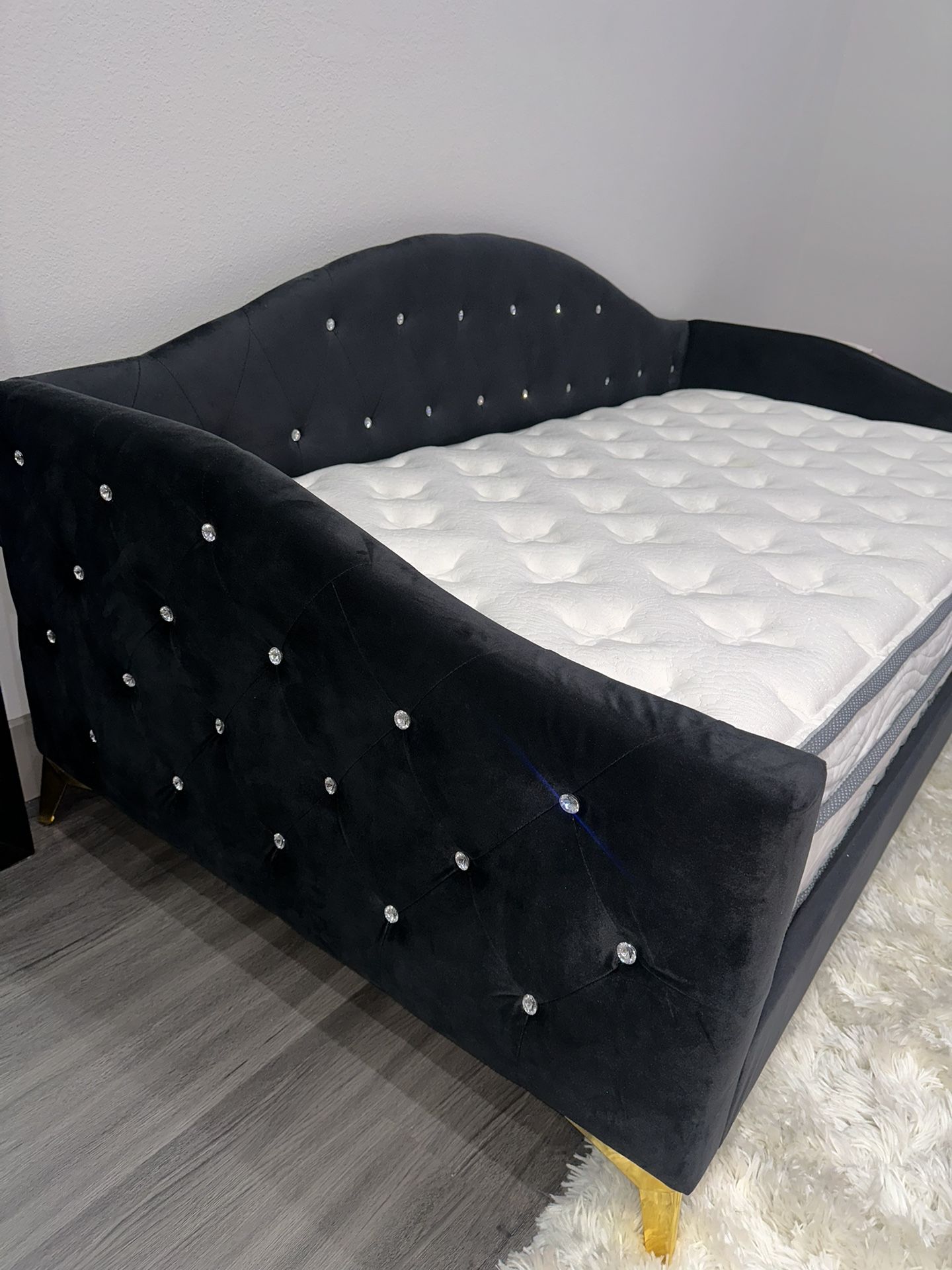 DayBed Couch (Brand New)