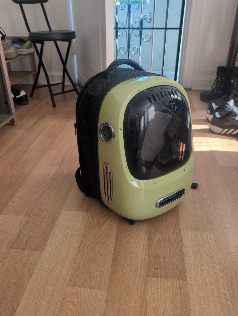 Cat Carrying Backpack With Built-in Fan