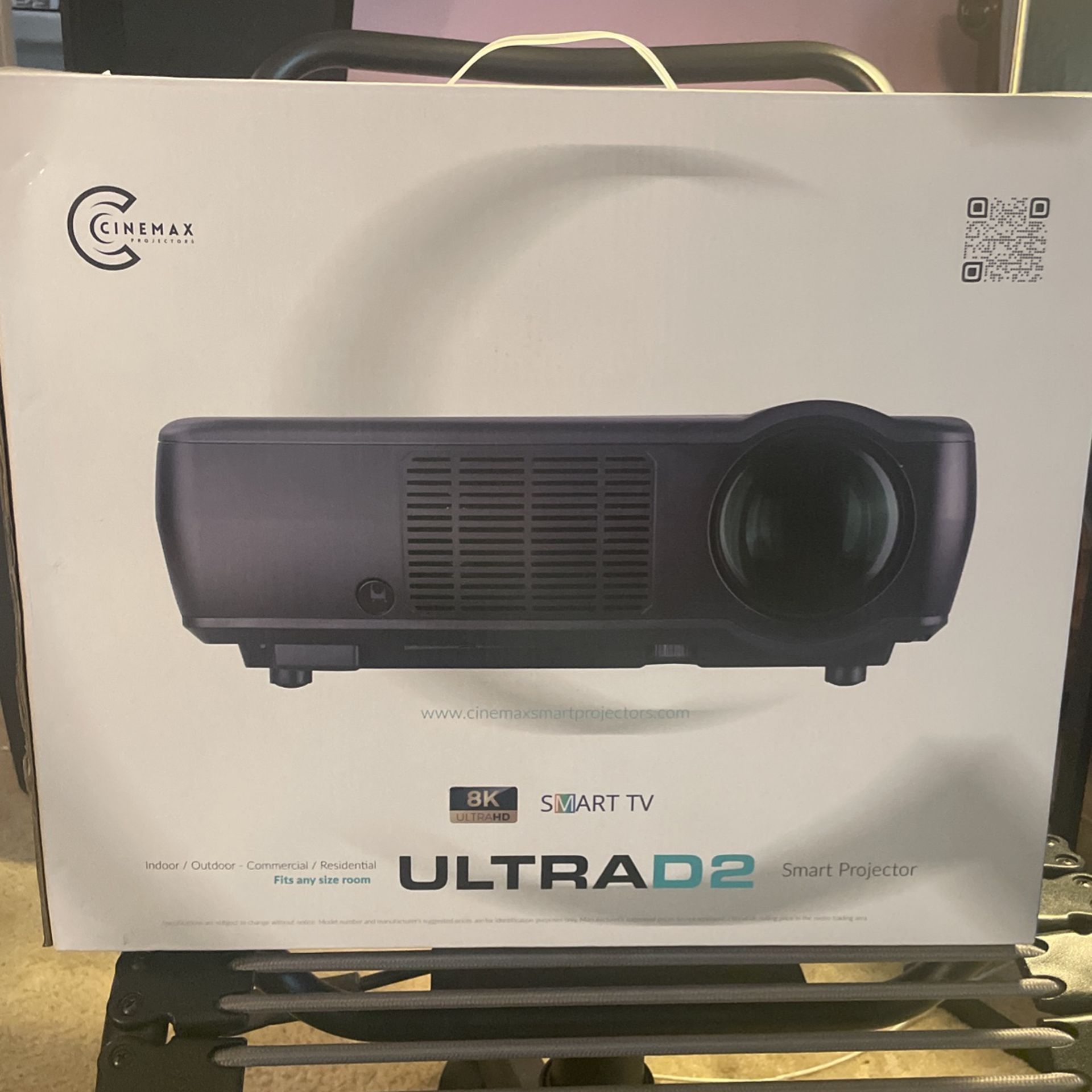 CinemaX D2 Projector + LX Digital projector self lock screen