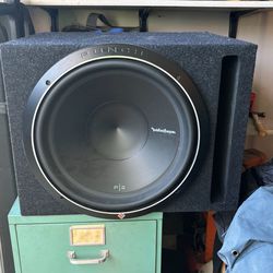 Rockford Fosgate 15” P2 And Cabinet..