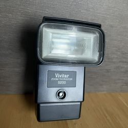 Camera Flash / Vivitar Zoom Thyristor 5200 