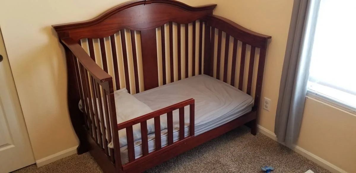 Grayson Crib