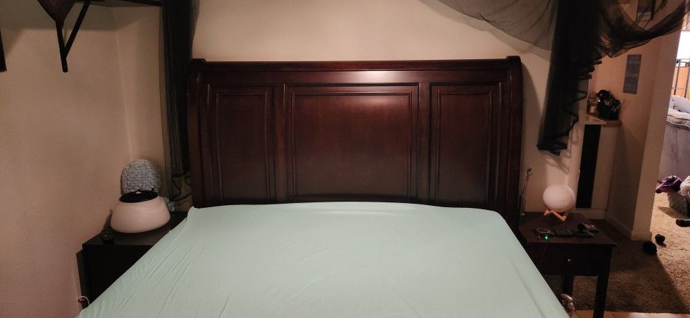 Porter Queen Storage Sleigh Bed and Matching Tall Dresser