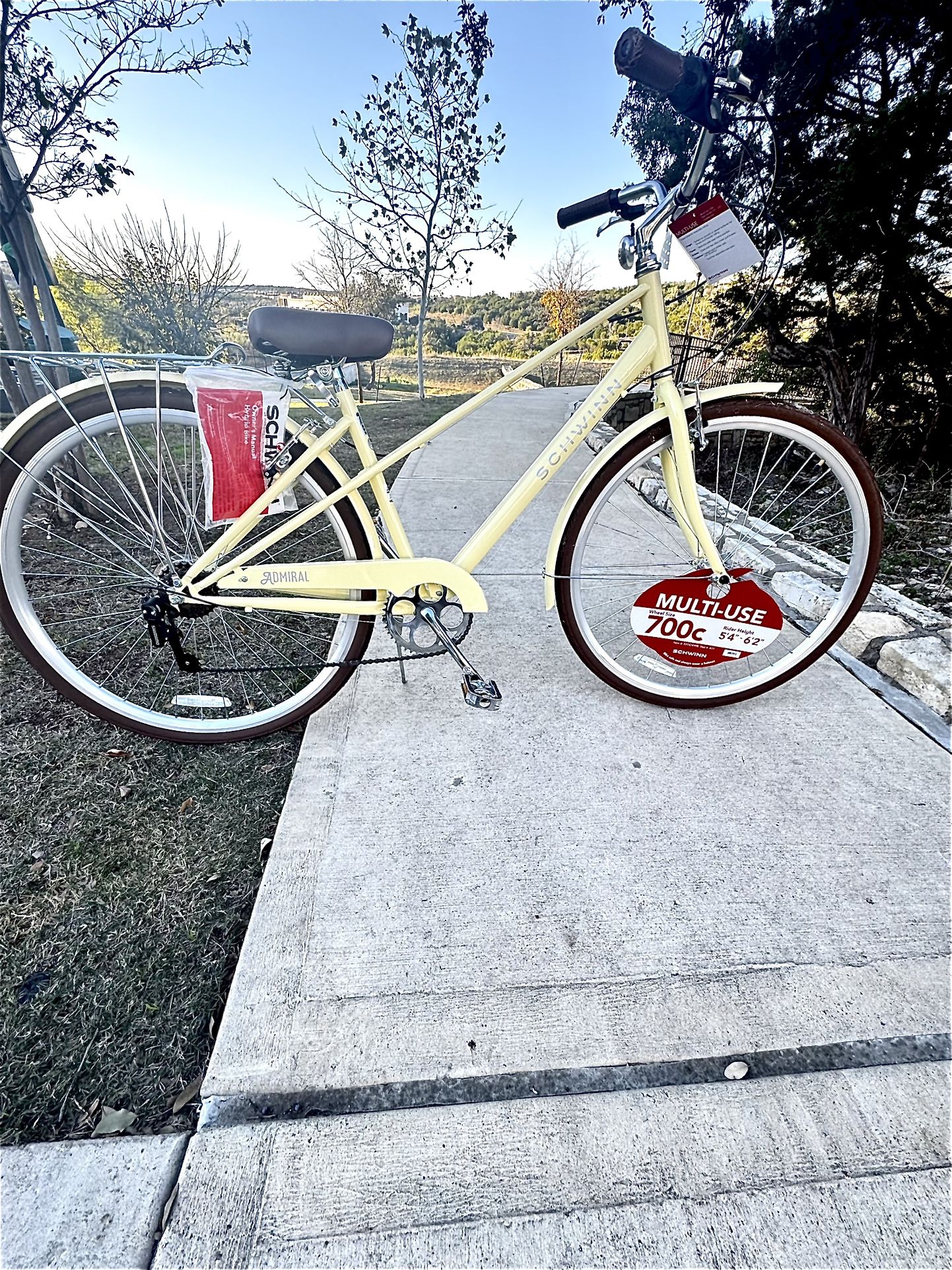 Schwinn Gateway 700c/28 Hybrid Bike Cream (Unisex)