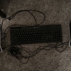 Corsair K55 Rgb Gaming Keyboard / Logitech Speakers 