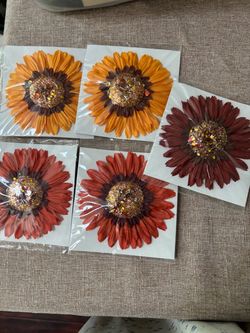 Elegant floral clip