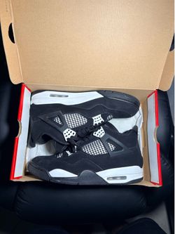 Cheap Jordan 4s, Dunks, Yeezys