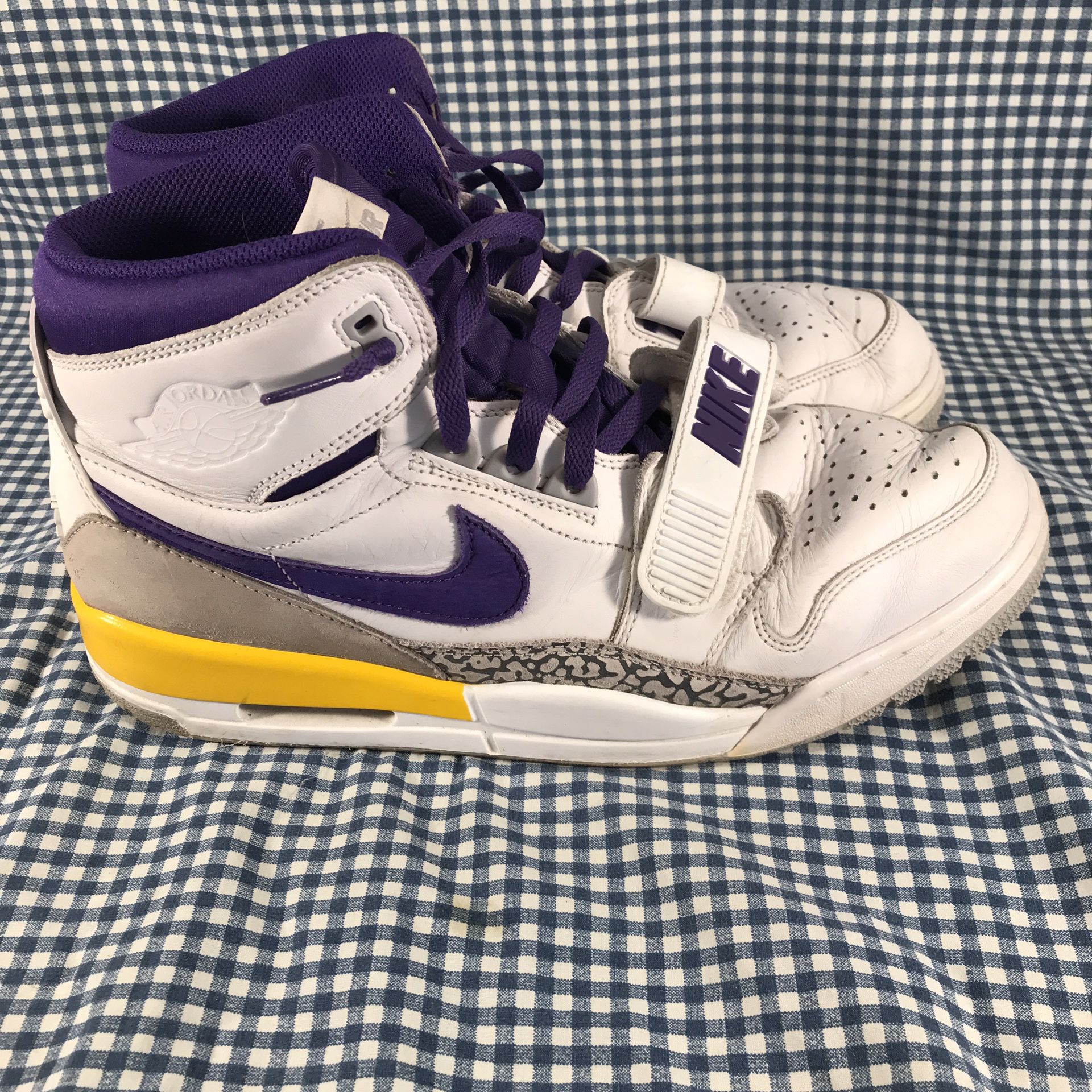 Nike AV3922-157 Air Jordan Legacy 312 LA Lakers Men’s Size 11.5