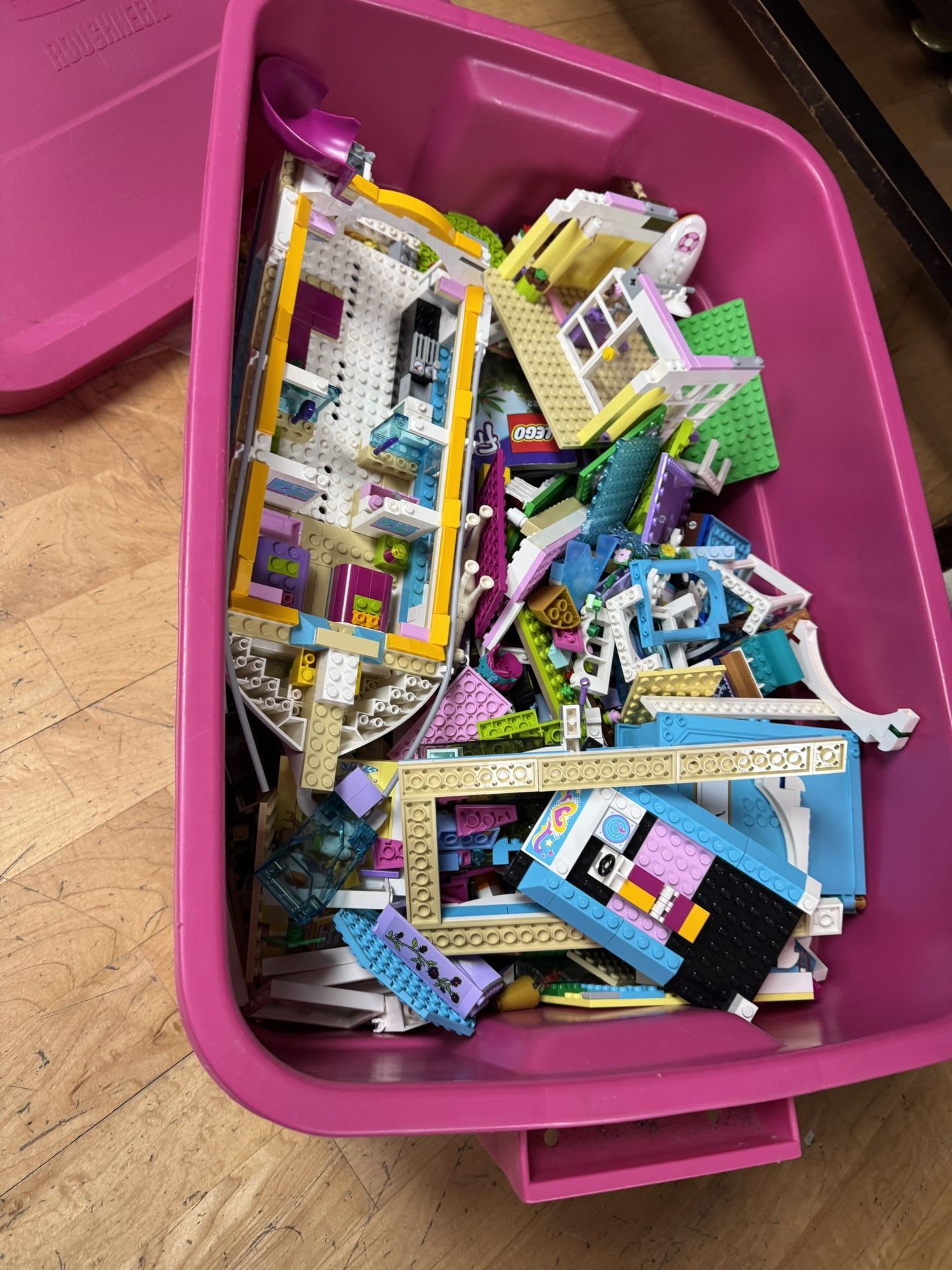 Giant Pink Rubbermaid Tote Lego Friends Mixed 15lb Lot