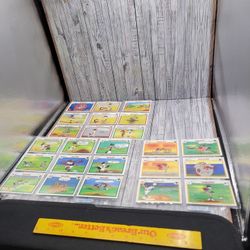 Looney Tunes- Lot of 48 Looney tunes baseball cards