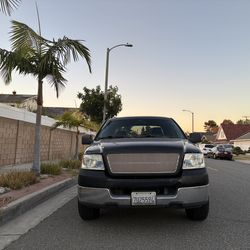 2005 Ford F-150 XLT 5.4 v8 RWD clean Title low miles engine and engine running great